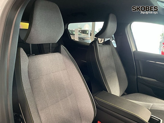 Renault Scenic E-Tech 18 of 19