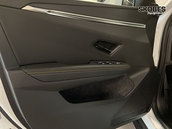 Renault Scenic E-Tech 15 of 19