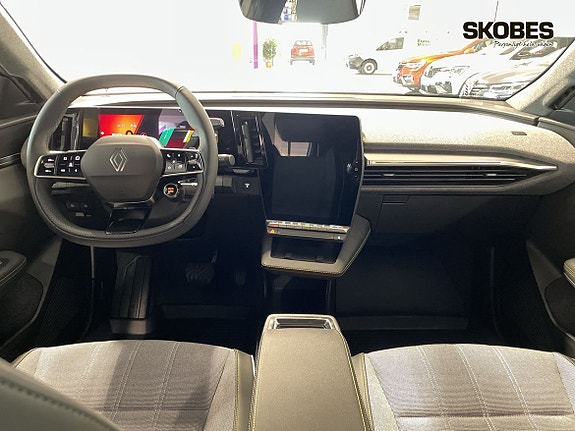 Renault Scenic E-Tech 12 of 19