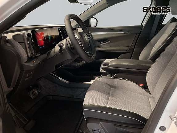 Renault Scenic E-Tech 8 of 19