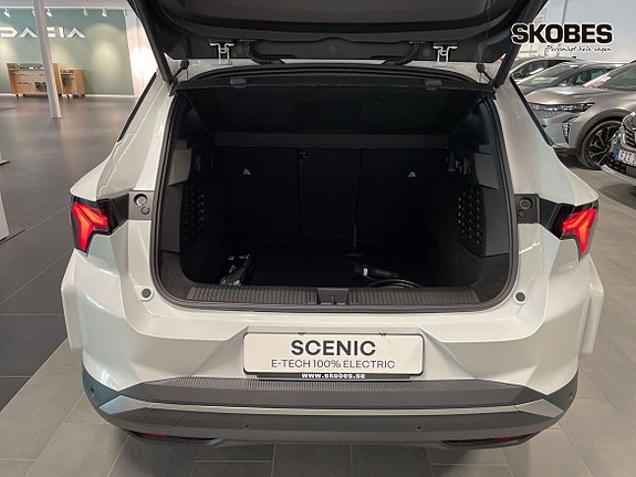 Renault Scenic E-Tech 16 of 19