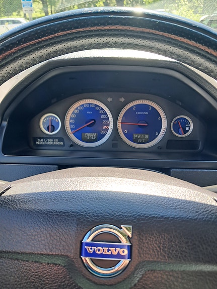 Volvo XC90 6 of 12