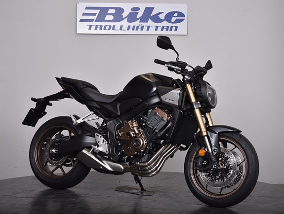 Honda CB650RC. I NY SKICK. E-CLUTCH
