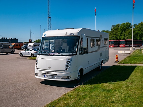 Niesmann ARTO 69LE *Truma *Solcell *Långbäddar 24 of 26