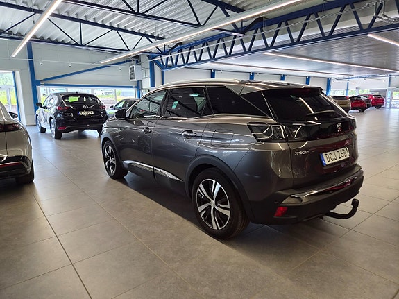 Peugeot 3008 3 of 5