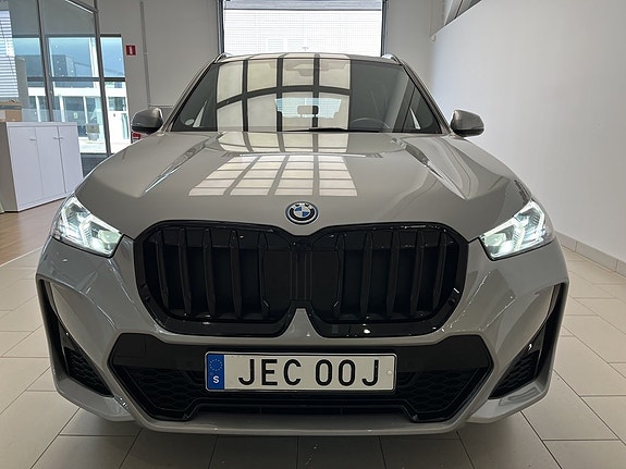 BMW X1 3 of 5