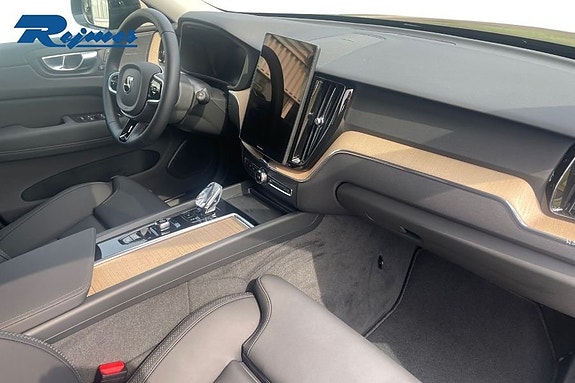 Volvo XC60 17 of 25