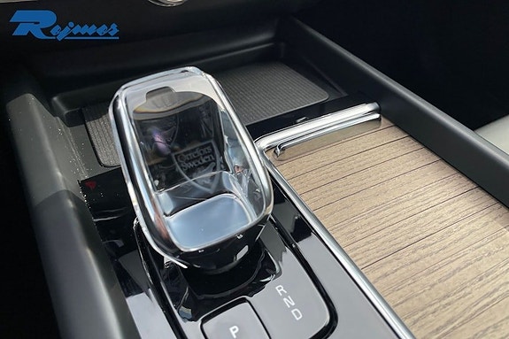 Volvo XC60 15 of 25