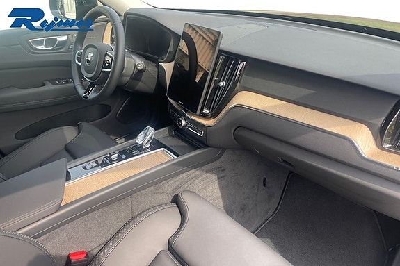 Volvo XC60 17 of 25