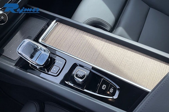 Volvo XC60 14 of 25
