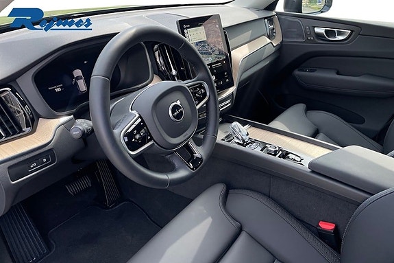 Volvo XC60 5 of 25