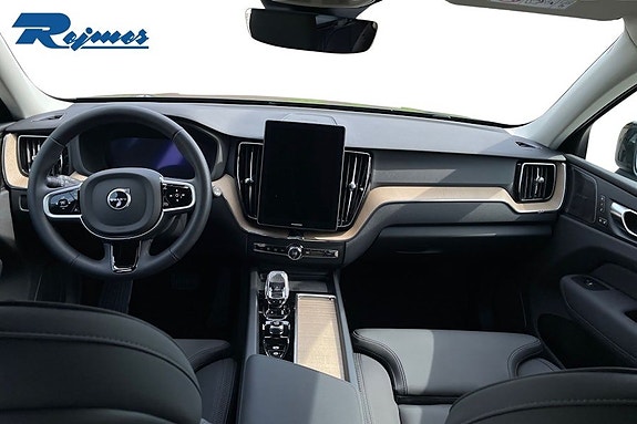 Volvo XC60 16 of 25