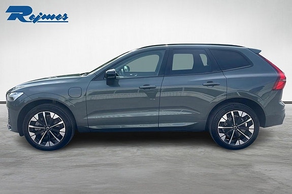 Volvo XC60 2 of 25