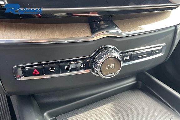 Volvo XC60 13 of 25