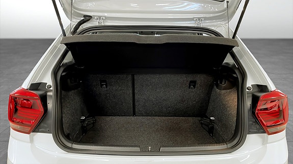 Volkswagen Polo 12 of 12