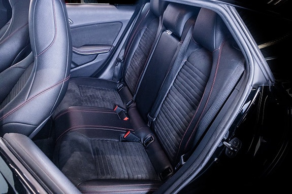 Mercedes-Benz CLA200 d 24 of 25