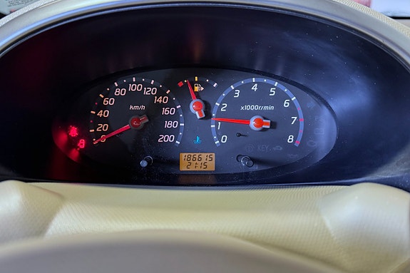 Nissan Micra 9 of 16