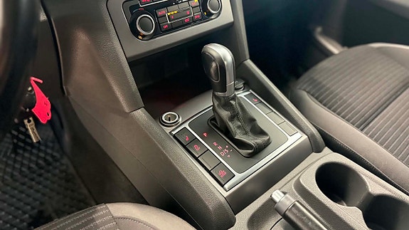 Volkswagen Amarok 25 of 30