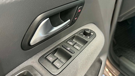 Volkswagen Amarok 22 of 30