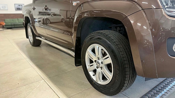 Volkswagen Amarok 12 of 30
