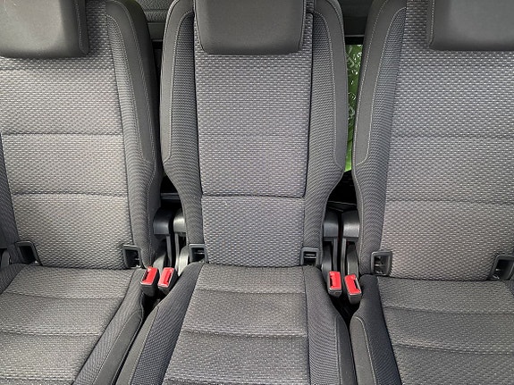Volkswagen Touran 11 of 13