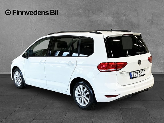 Volkswagen Touran 3 of 5