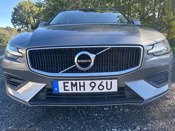 Volvo V60 2 of 26