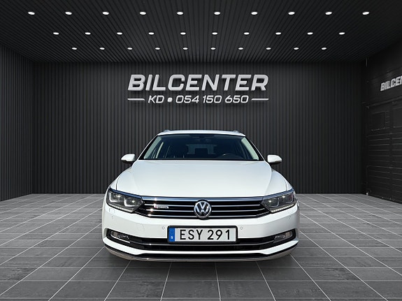 Volkswagen Passat 2 of 5