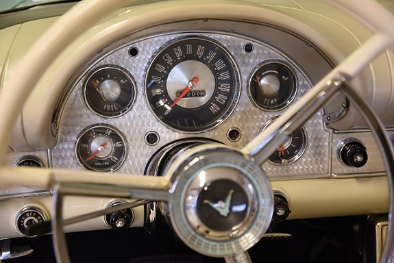 Ford Thunderbird 28 of 30