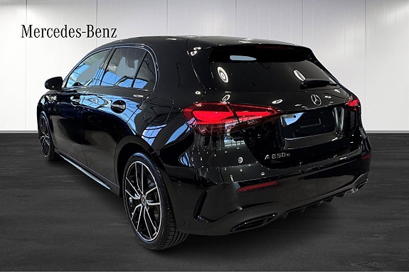 Mercedes-Benz A250 e 4 of 5