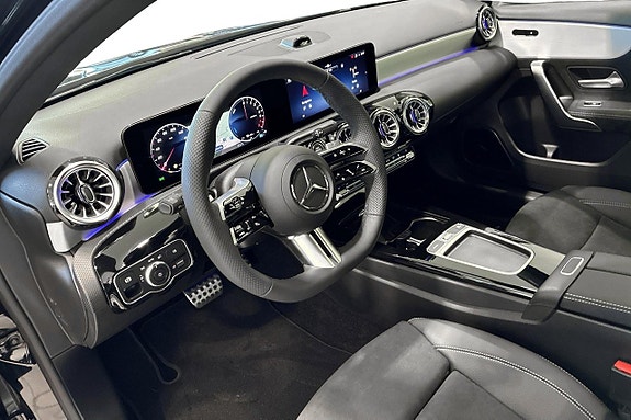 Mercedes-Benz A250 6 of 15