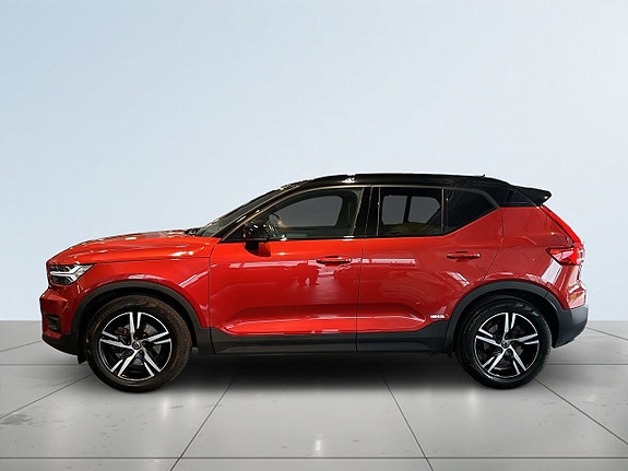 Volvo XC40 4 of 5