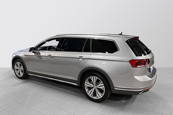 Volkswagen Passat Alltrack 4 of 5