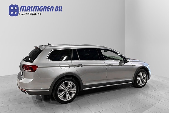 Volkswagen Passat Alltrack 3 of 5