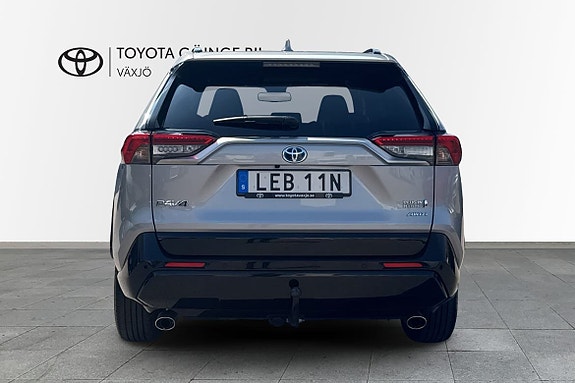 Toyota RAV4 Plug-in Hybrid 5 of 5