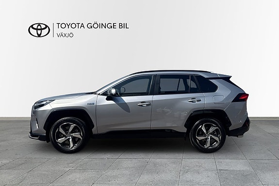 Toyota RAV4 Plug-in Hybrid 4 of 5
