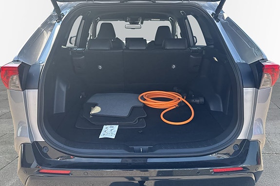 Toyota RAV4 11 of 21
