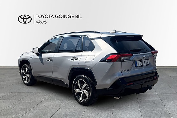 Toyota RAV4 Plug-in Hybrid 3 of 5