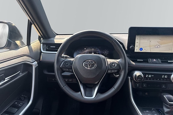 Toyota RAV4 10 of 21