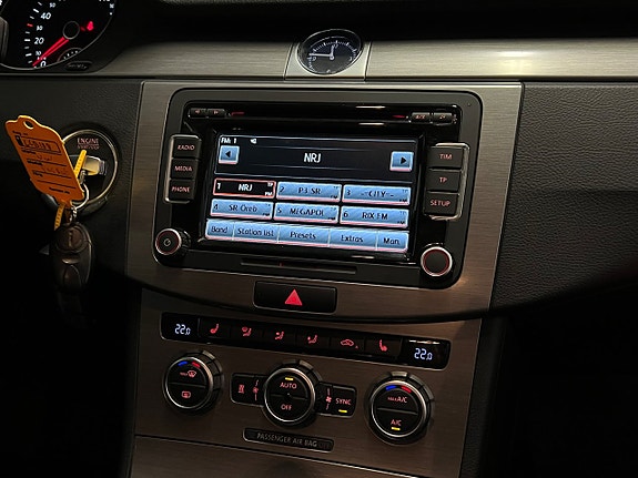 Volkswagen Passat 23 of 26