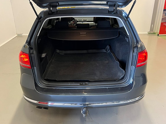 Volkswagen Passat 11 of 26