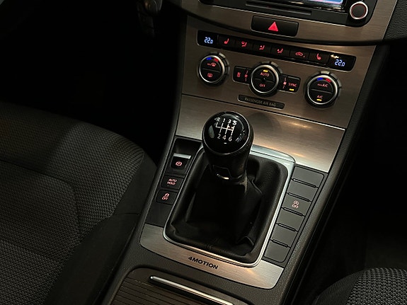 Volkswagen Passat 22 of 26