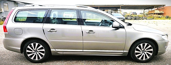 Volvo V70 7 of 18