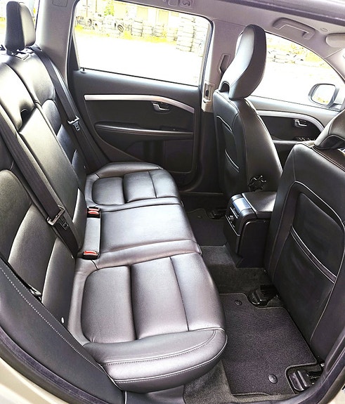 Volvo V70 11 of 18
