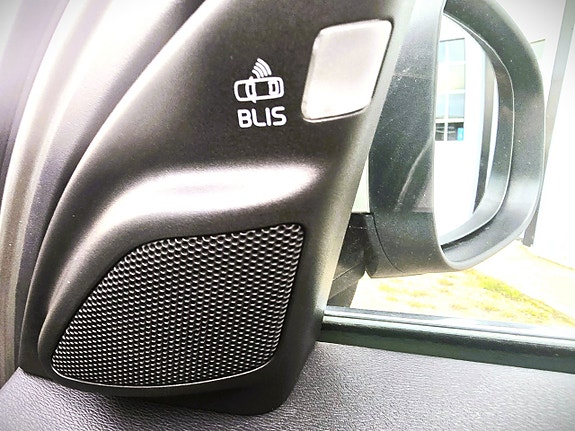 Volvo V70 10 of 18