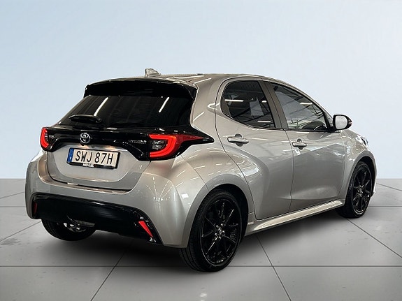 Toyota Yaris 6 of 19