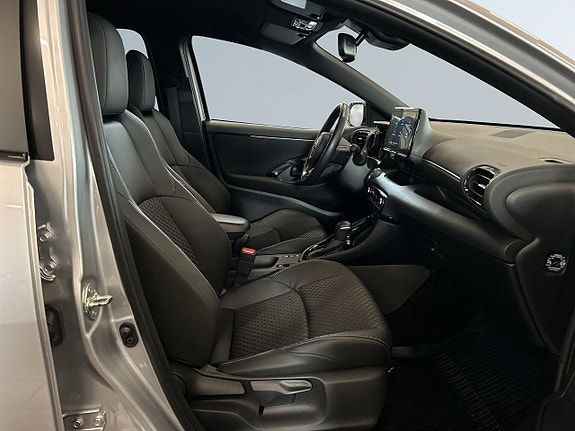 Toyota Yaris 10 of 19