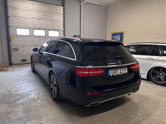 Mercedes-Benz E200 5 of 5
