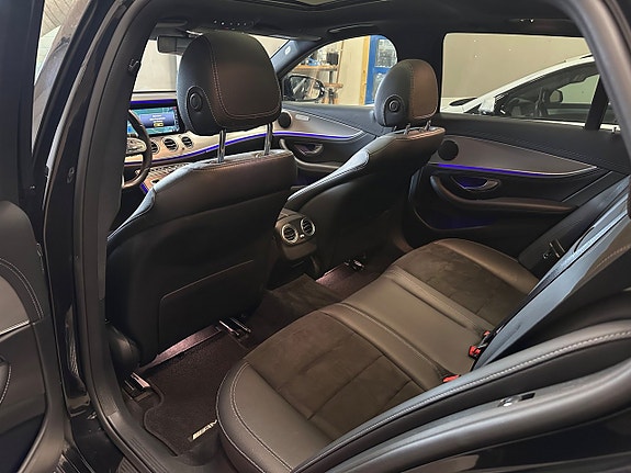Mercedes-Benz E200 14 of 24