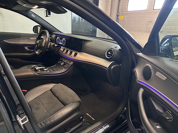 Mercedes-Benz E200 18 of 24